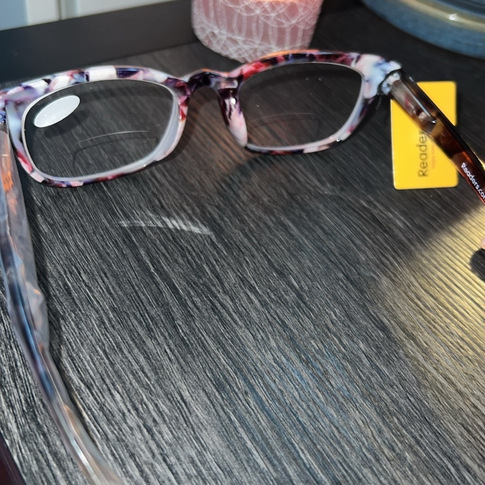 Stylish Purple Tortoise Shell Reading Glasses - Picture 3 of 4